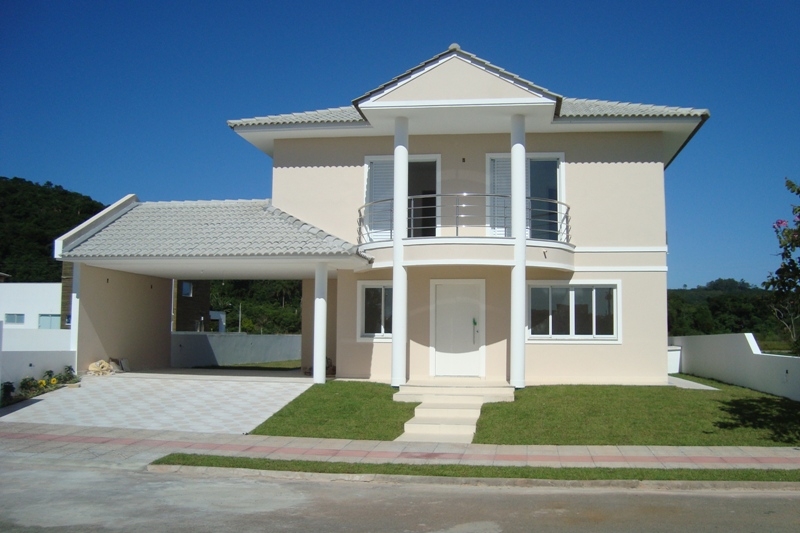 Casa em condomínio á venda