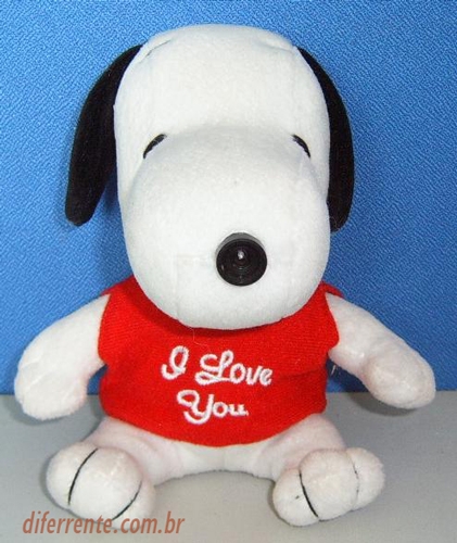 Webcam bichinho de pelúcia Snoopy. Para que ter uma webcam convencional se você pode 