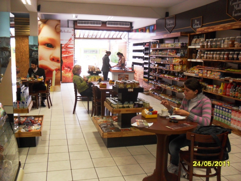 A TOCA FRIOS CAF MERCEARIA E REFEIOES NO PINHEIRINHO