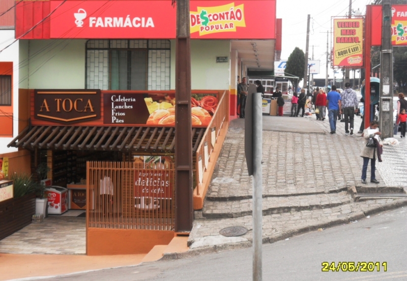 A TOCA FRIOS CAFÉ MERCEARIA E REFEIÇOES NO PINHEIRINHO