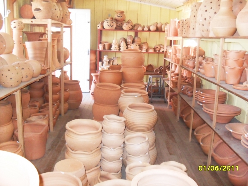 BARONI ARTESANATOS PEAS DE GESSO CERMICA VASOS DE BARRO E PEAS DE MADEIRA EM CAMPO LARGO