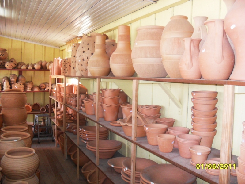 BARONI ARTESANATOS PEAS DE GESSO CERMICA VASOS DE BARRO E PEAS DE MADEIRA EM CAMPO LARGO