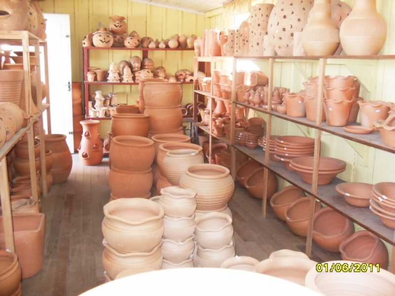 BARONI ARTESANATOS PEAS DE GESSO CERMICA VASOS DE BARRO E PEAS DE MADEIRA EM CAMPO LARGO