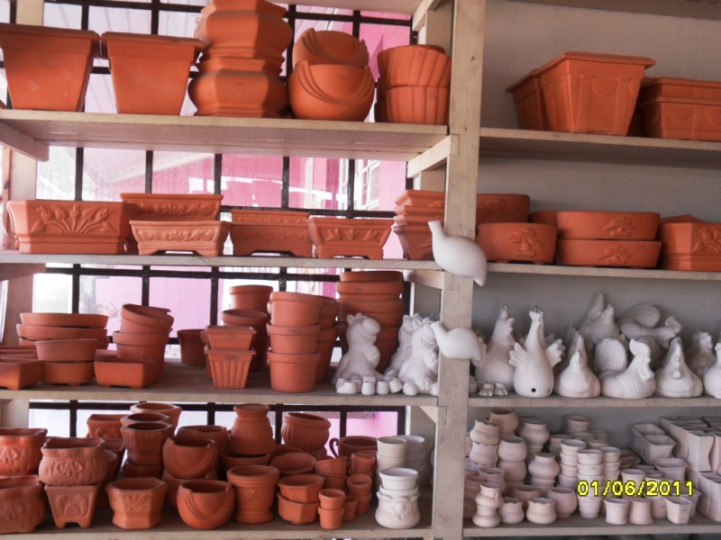 BARONI ARTESANATOS PEAS DE GESSO CERMICA VASOS DE BARRO E PEAS DE MADEIRA EM CAMPO LARGO