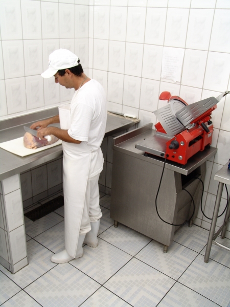 Nossa cozinha Central é toda refrigerada.