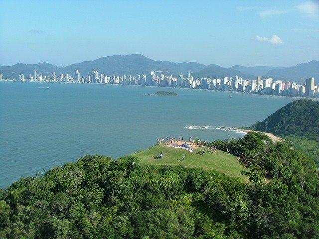 Decolagem de voo livre do morro do careca a 100 mts da pousada