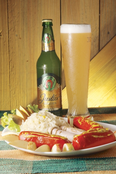 Mix de salsichões Austríacos acompanhado da cerveja Justos