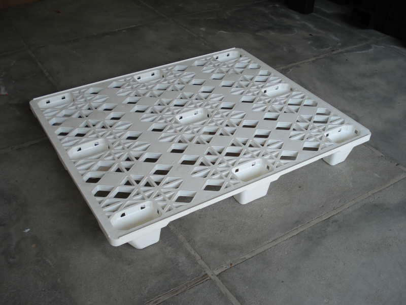 Palete / pallets de plastico  120 x 100 x 14 cm 