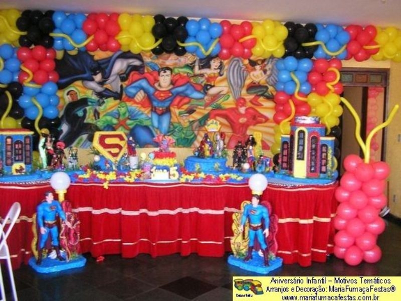 Liga da Justia - Decorando sua festa de aniversrio infantil com temas desenvolvidos pela Maria Fumaa Festas --> www.mariafumacafestas.com.br
