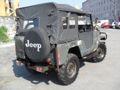 Jeep modelo militar