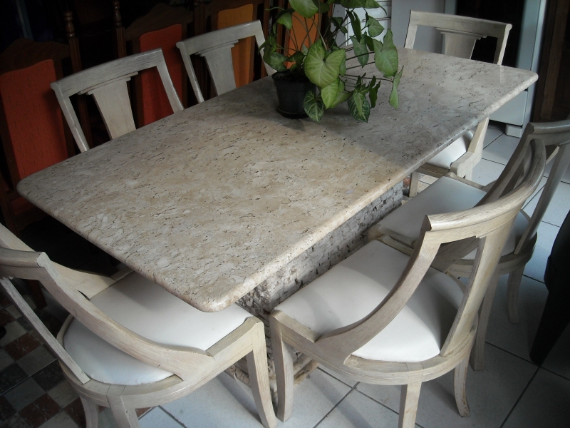 mesa de marmore travertino com 6 cadeiras www.boogigangashop.com.br
