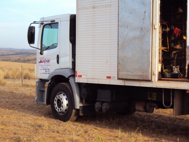 Veiculo para transporte de equipamento 