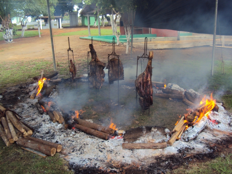 Churrasco de confraternizao de aniversario de funcionarios