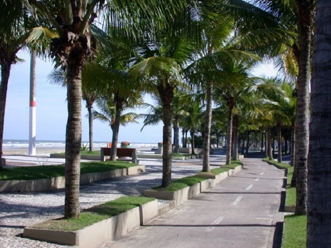 Na Orla, calçadão e ciclovias para relaxar e atividades fisícas.