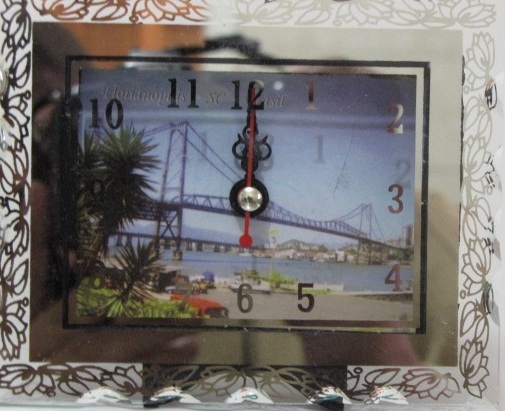 Relógio de mesa de Floripa por apenas R$ 7,50