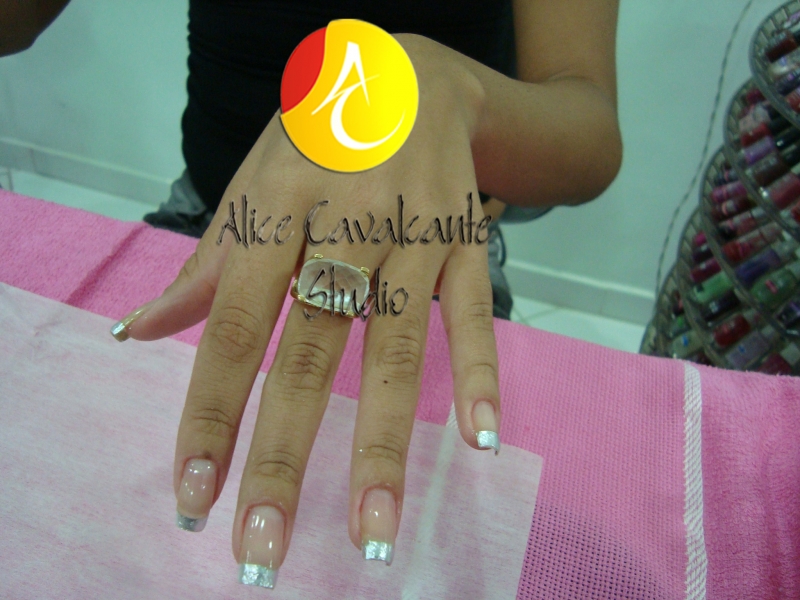 Unhas de porcelana, acrigel e de silicone