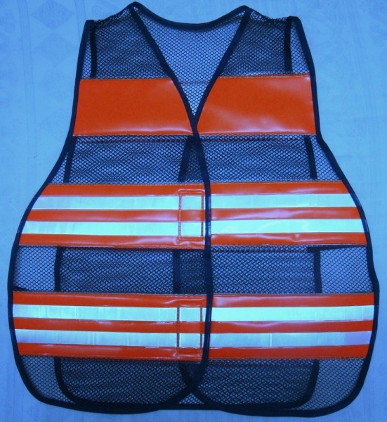 Colete Refletivo tipo Blusão na cor Laranja Fluorescente com aplicação de retrorrefletivos.