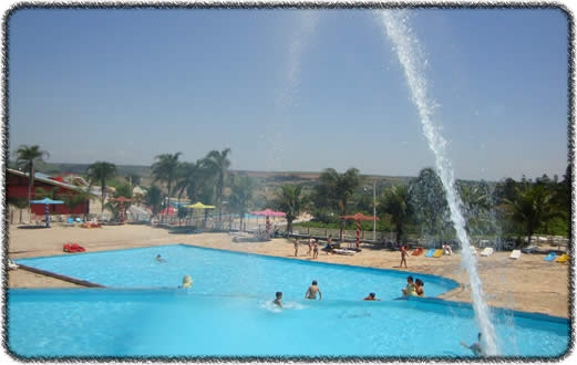 Piscina com Praia Artificial