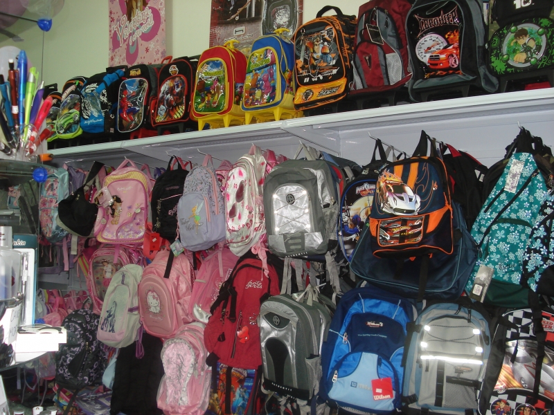 Mochilas das principais marcas e de diversas licenças.