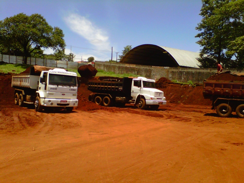 Nossa Terra - Terraplenagem e Locao de Maquinas 