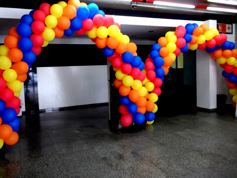 Decorao de bexigas - Arco para evento corporativo.