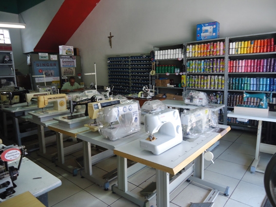 Compra, venda e assistncia tcnica para Mquinas de Costura e Sacaria