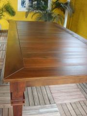 Mesa de madeira de ipe