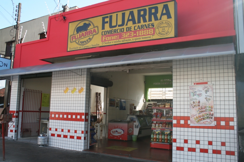 Fujarra Carnes com seu novo visual