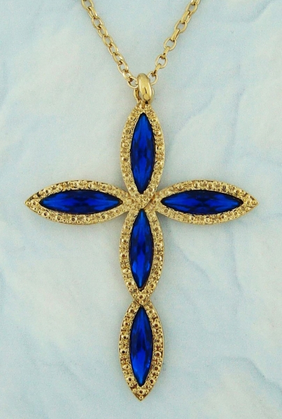 Crucifixo banhado a ouro com navetes azuis. 