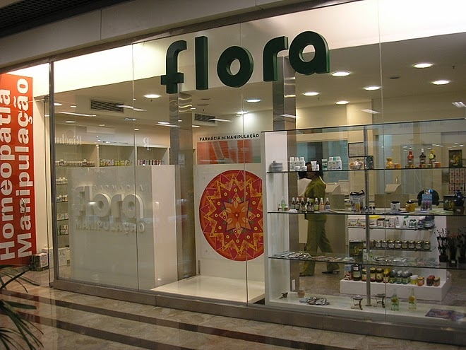 Projeto de loja e laboratórios : farmácia Flora - Shopping Barra