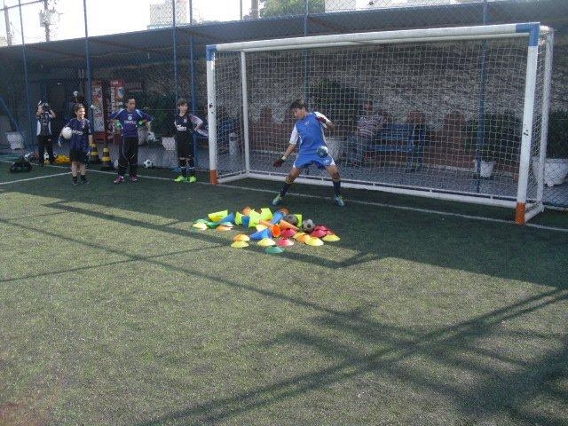 Treinos de goleiro.