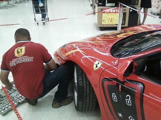 consertando um ferrari