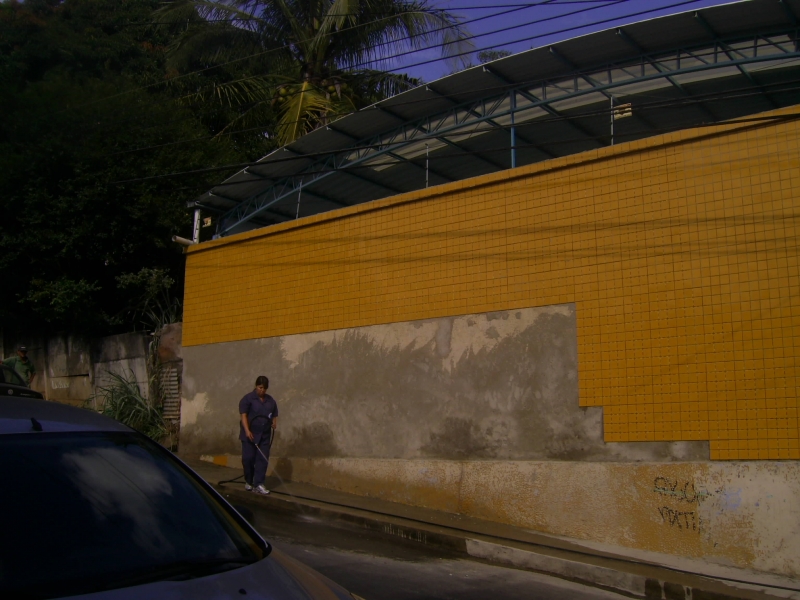 REVESTIMENTO CERÂMICO (PASTILHAS) EM FACHADA