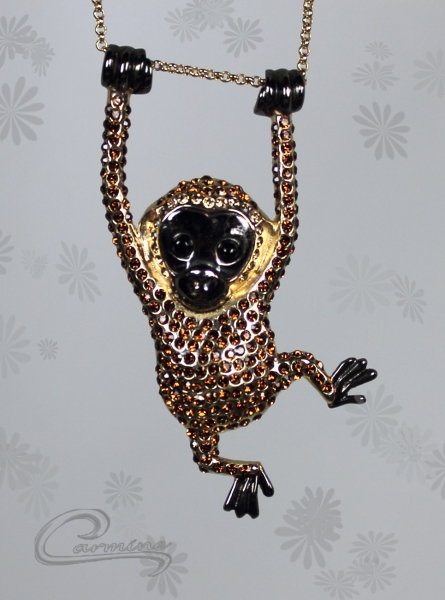 Pingente Macaco muriqui com aplique de  rodio negro - Joias Carmine - 10 camadas de ouro 18k - joias exclusivas