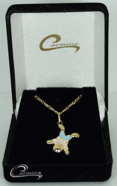 Pingente menino Calvin esmaltado azul c/ corrente - 10 camadas de ouro 18 k Joias Carmine