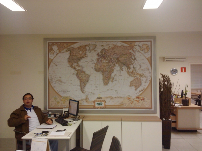Mapa Mundi Executivo em Paínel de MDF Magnético - Votorantim - SP
