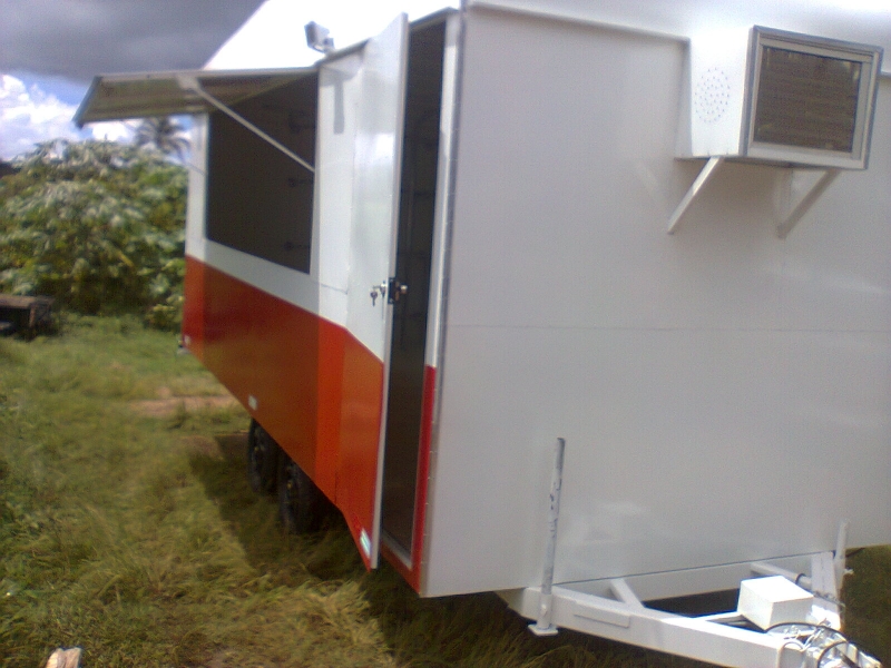 Trailer Loja ( www.itanhandureboques.com )