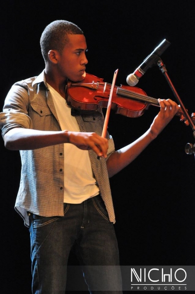 Apresentação dos alunos do Instituto de Música Vanessa Paixão - out/2012 - Em: Teatro Sesc Pelourinho