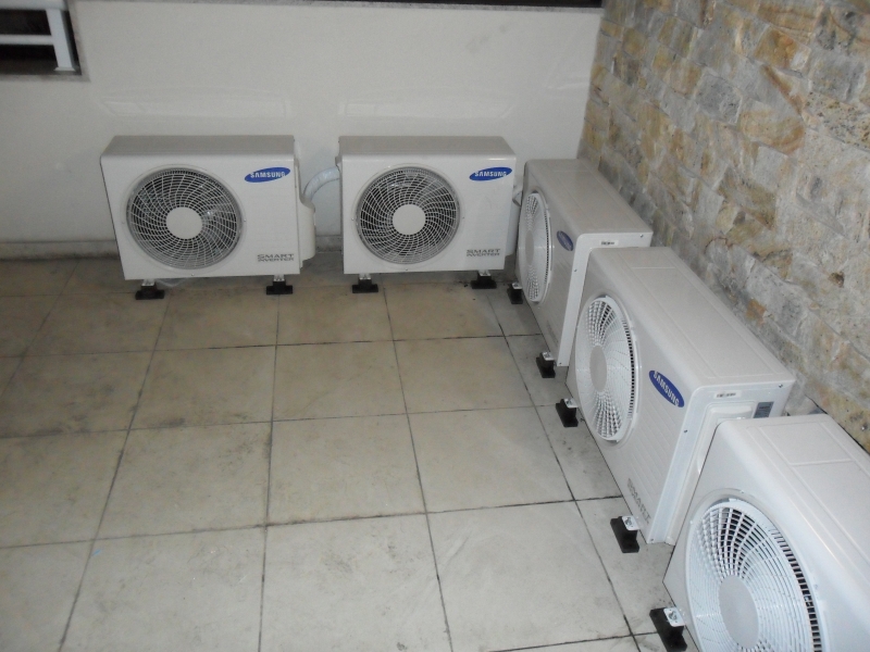 instalao de 5 condicionadores de ar split inverter samsung condominio Pier Barra Da Tijuca