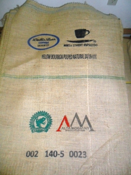 www.marcelosilk.com.br >>>> MARCELO SILK SCREEN <<<< Empresa especializada em marcação de sacarias de cafés e estamparia de camisetas! CEL.: (vivo)35- 9961-9419 (TIM) 35-9221-5837 (OI) 35- 8889-6904 areado-mg - AREADO MG