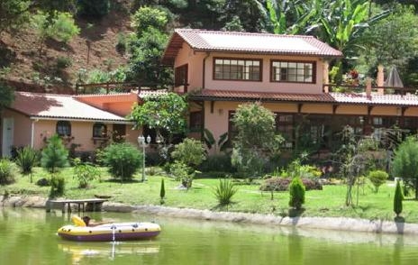 Lago e Pousada