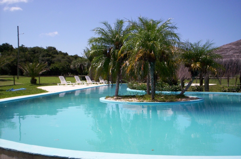 Piscina do condomínio Lake Village