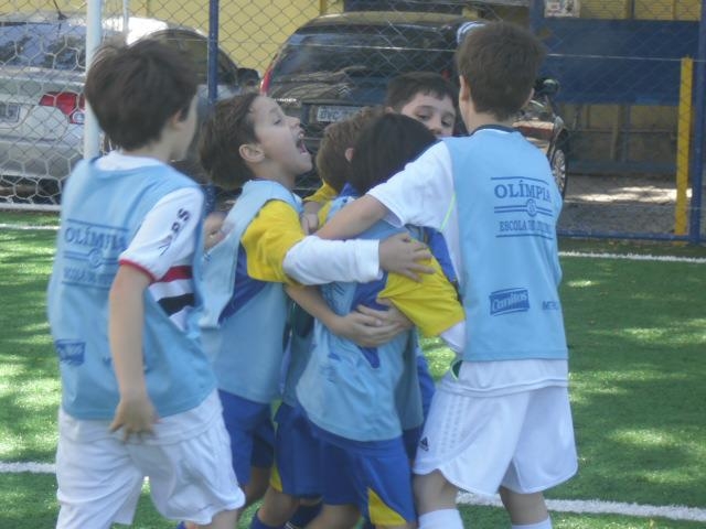 A alegria de um gol em equipe!