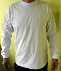 Camiseta de malha manga longa em diversas cores, para uso profissional. logotipo bordado ou estampado em silk screen, opcional.