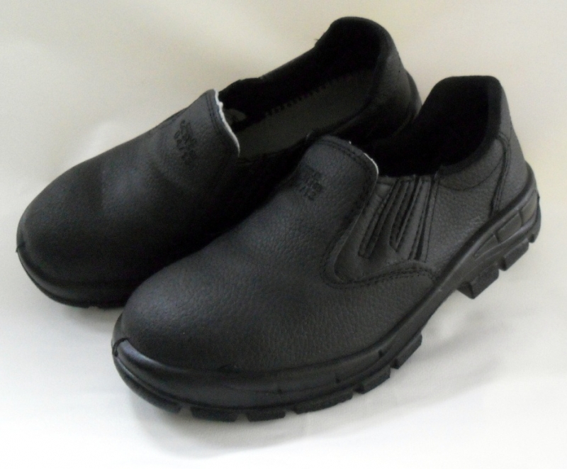 Sapato industrial para servicos de manutencao e limpeza
