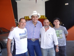 Gravação do comercial para tv com marco brasil: derosso multimarcas