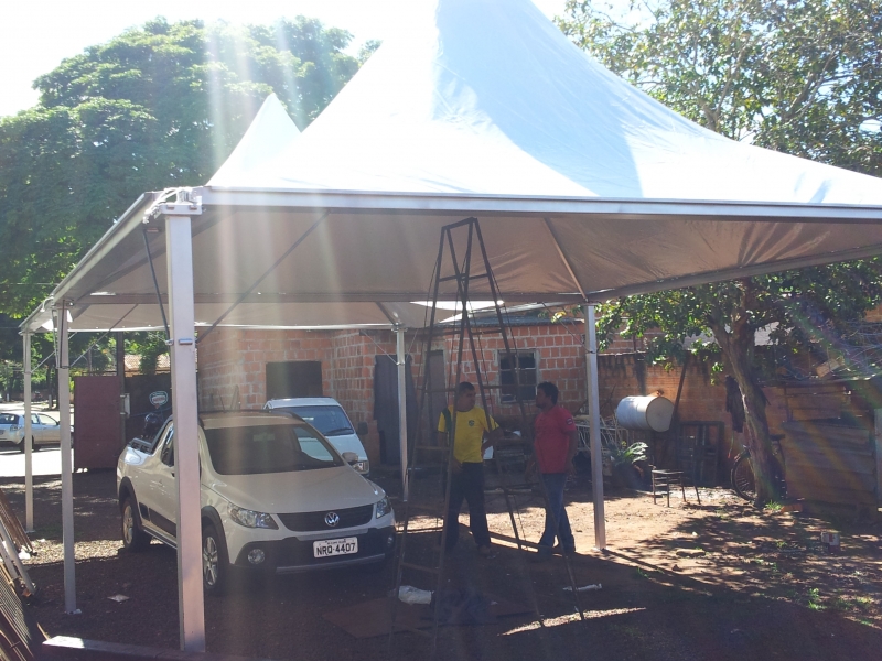 Tenda 5x5 - Modelo Chapeu de Bruxa - Sistema de Calha - Muito mais resistente, visual diferenciado para sua festa ou evento