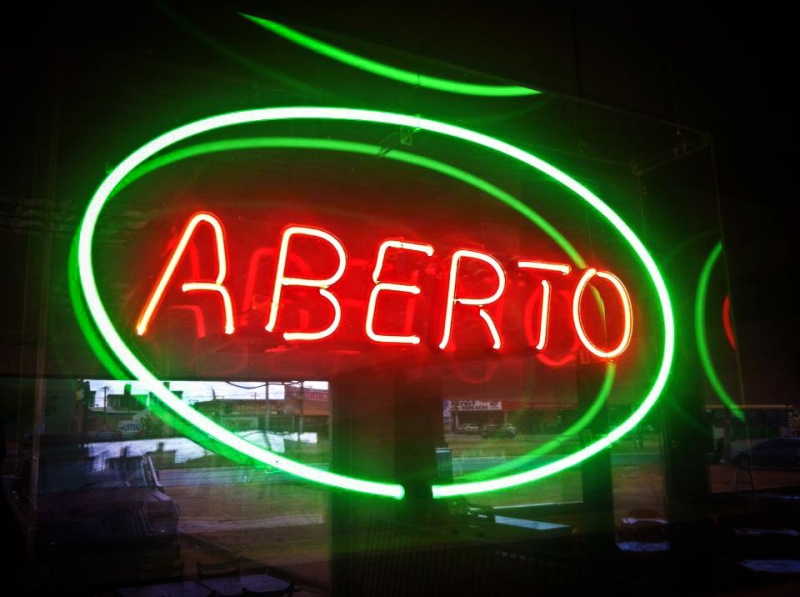 neon aberto