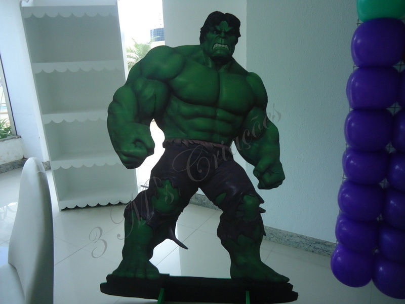 Display de chão em MDF Hulk