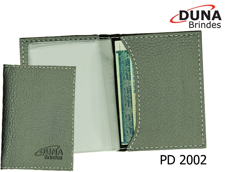Porta Documentos PD 2002 - Personalizado em baixo relevo ou silk screen, meia lua com quatro divisórias em pvc, confeccionado em Couro Legítimo, Couro Sintético ou Couro Ecológico (Recouro).